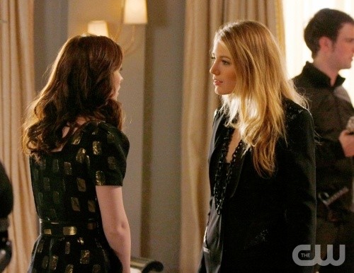 Serena et Blair discutent